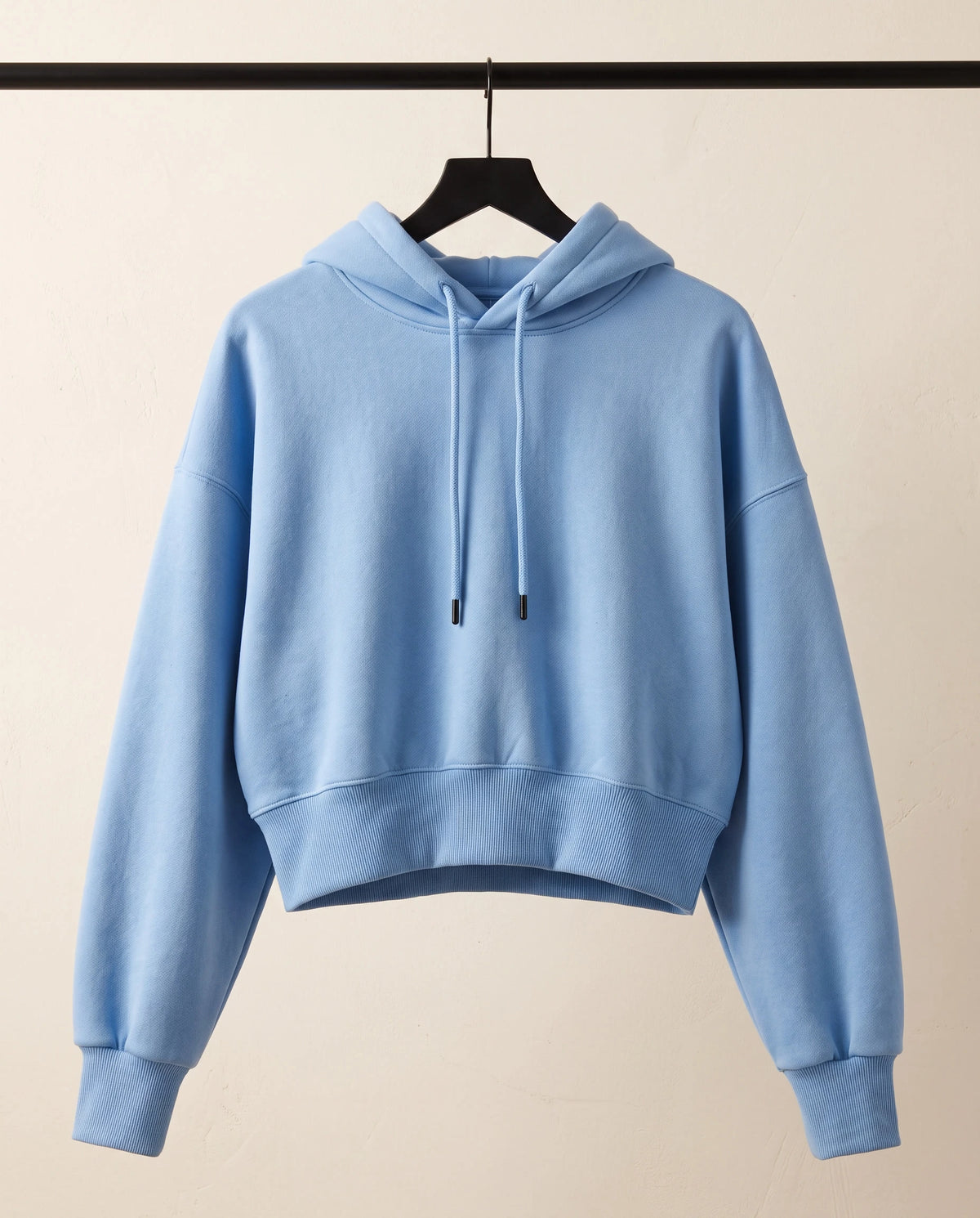 Le Hoodie Cocon — coupe courte, intérieur molletonné